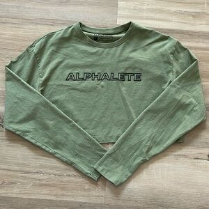 ALPHALETE CROPPED LONG SLEEVE TEE